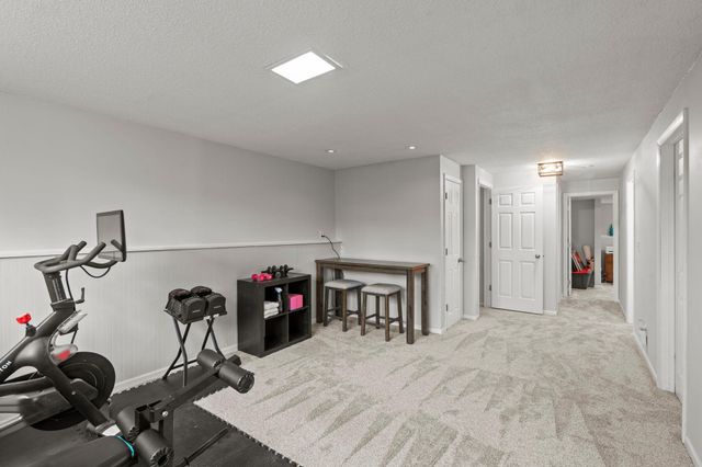 1047 Lowell Drive, Apple Valley, MN 55124