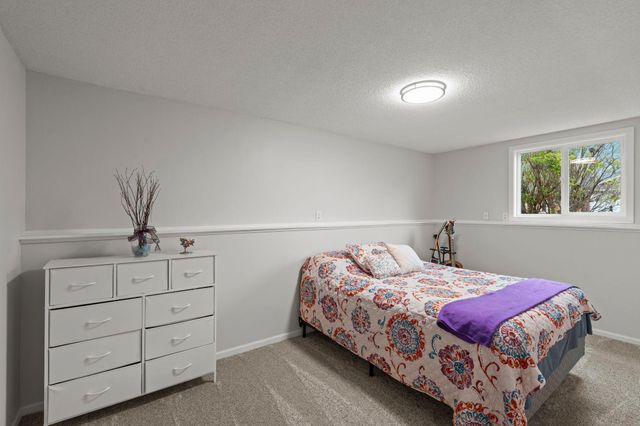 1047 Lowell Drive, Apple Valley, MN 55124