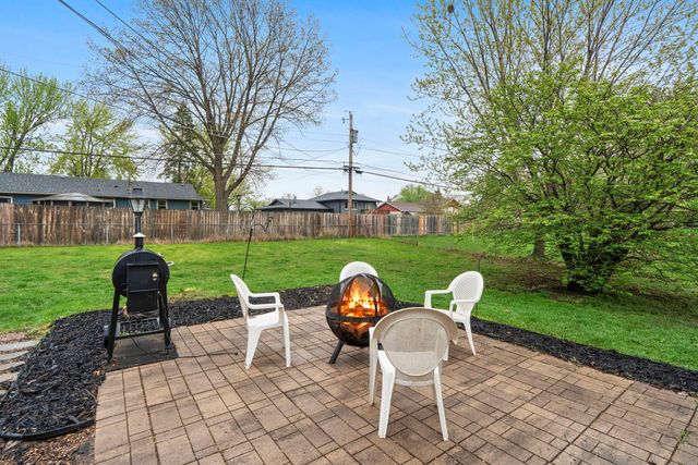 1047 Lowell Drive, Apple Valley, MN 55124