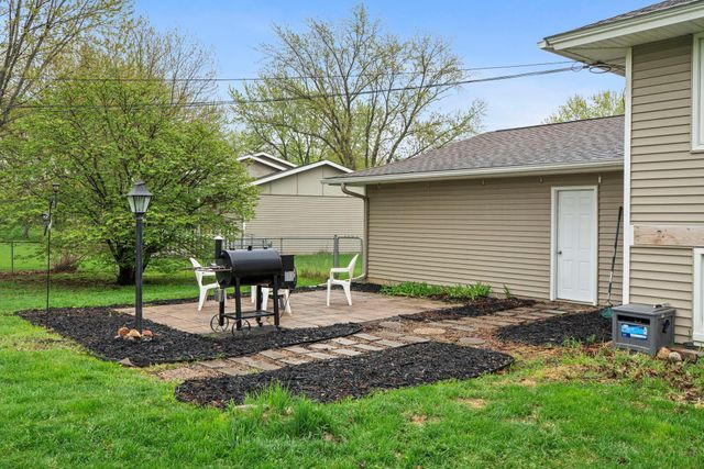 1047 Lowell Drive, Apple Valley, MN 55124