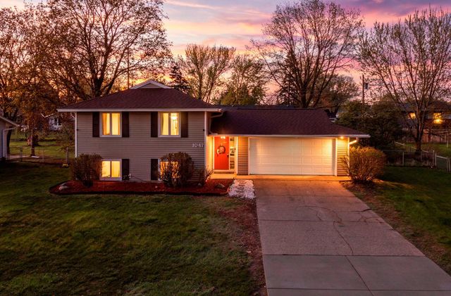 1047 Lowell Drive, Apple Valley, MN 55124