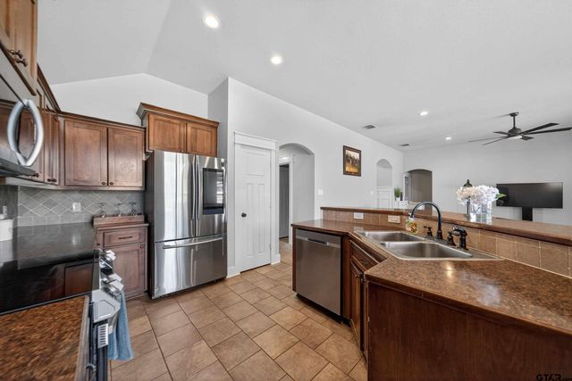 11087 Westhaven Cir, Flint, TX 75762