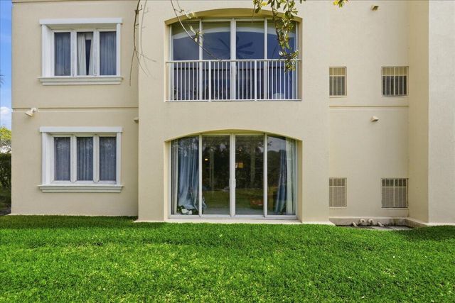 36 Harbour Isle Drive W 106, Fort Pierce, FL 34949