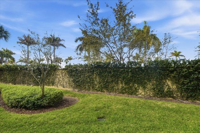36 Harbour Isle Drive W 106, Fort Pierce, FL 34949