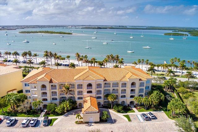 36 Harbour Isle Drive W 106, Fort Pierce, FL 34949