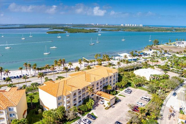 36 Harbour Isle Drive W 106, Fort Pierce, FL 34949