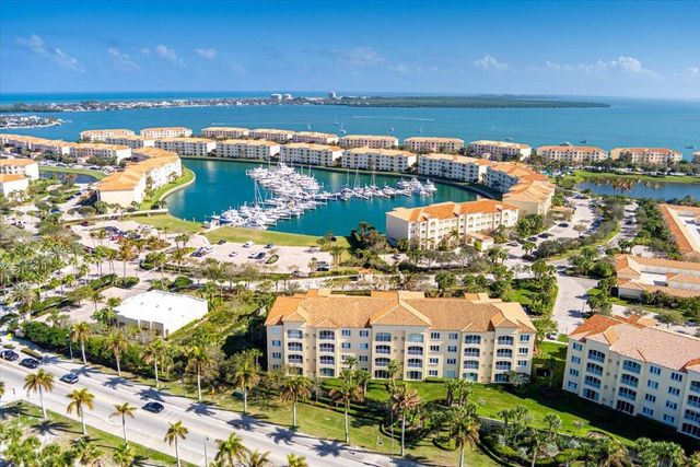 36 Harbour Isle Drive W 106, Fort Pierce, FL 34949