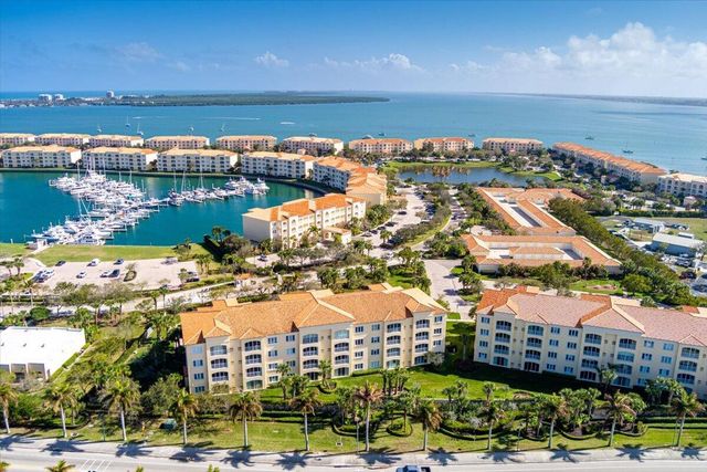 36 Harbour Isle Drive W 106, Fort Pierce, FL 34949