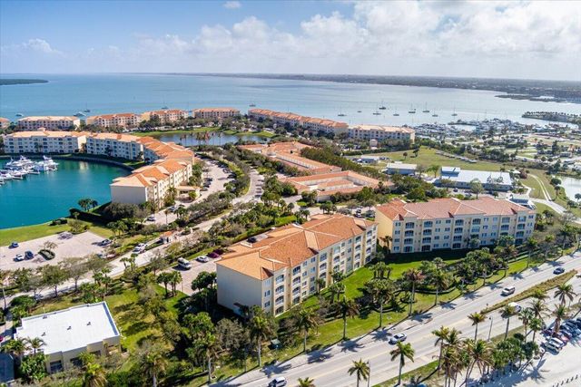 36 Harbour Isle Drive W 106, Fort Pierce, FL 34949