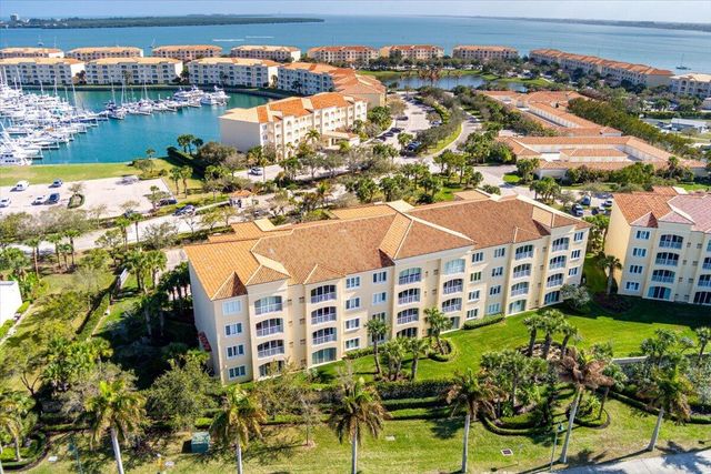 36 Harbour Isle Drive W 106, Fort Pierce, FL 34949