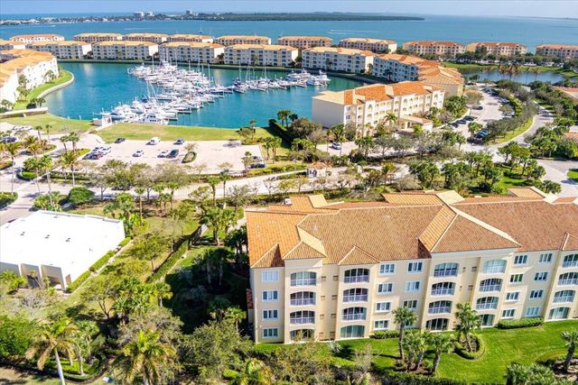 36 Harbour Isle Drive W 106, Fort Pierce, FL 34949