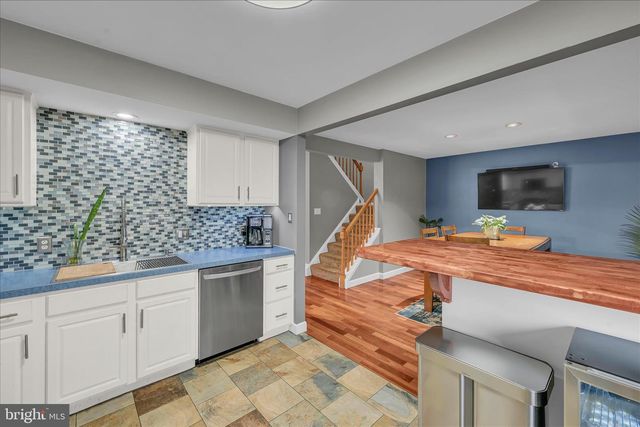 247 BAINBRIDGE CIR, Reading, PA 19608