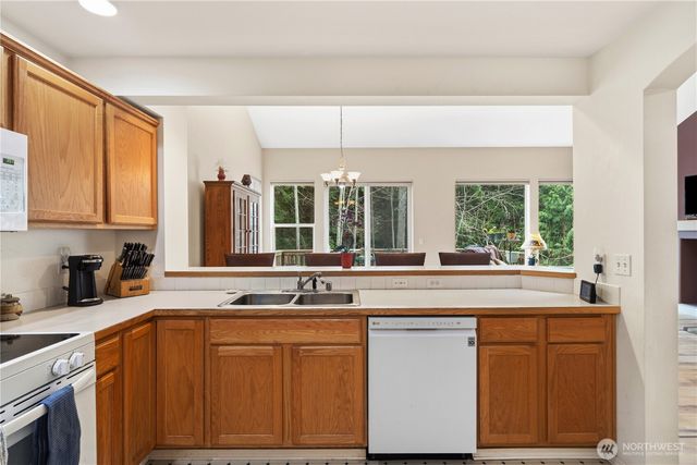 15 Leighbrook Lane, Port Ludlow, WA 98365