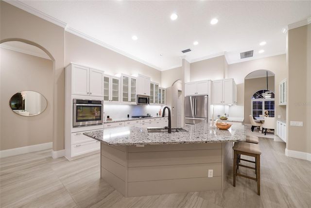 8122 LONE TREE GLEN, Lakewood Ranch, FL 34202
