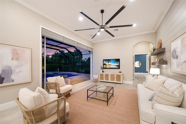 8122 LONE TREE GLEN, Lakewood Ranch, FL 34202