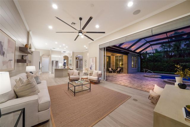 8122 LONE TREE GLEN, Lakewood Ranch, FL 34202