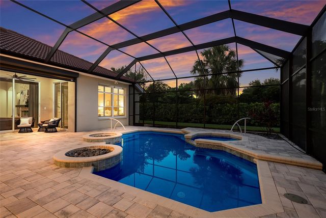 8122 LONE TREE GLEN, Lakewood Ranch, FL 34202