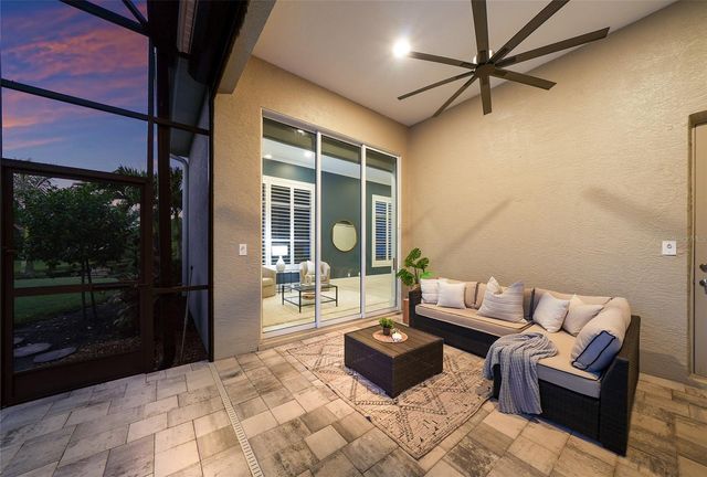 8122 LONE TREE GLEN, Lakewood Ranch, FL 34202