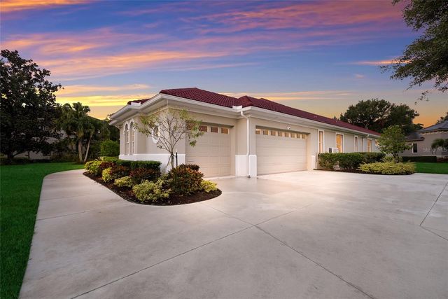 8122 LONE TREE GLEN, Lakewood Ranch, FL 34202