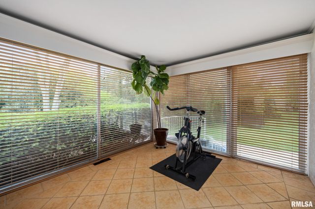 4407 N GRANDVIEW Drive, Peoria Heights, IL 61616