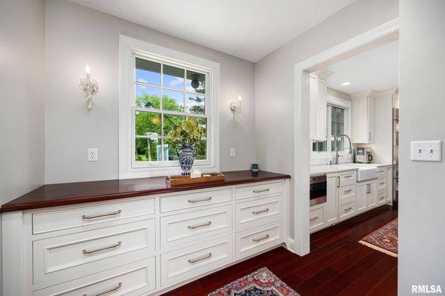 4407 N GRANDVIEW Drive, Peoria Heights, IL 61616