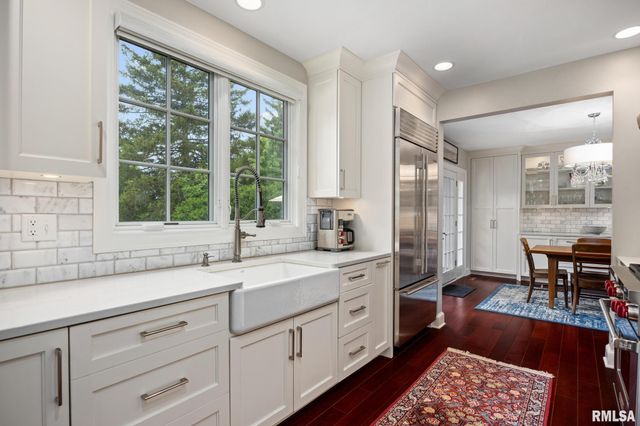 4407 N GRANDVIEW Drive, Peoria Heights, IL 61616