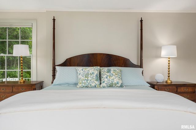 4407 N GRANDVIEW Drive, Peoria Heights, IL 61616