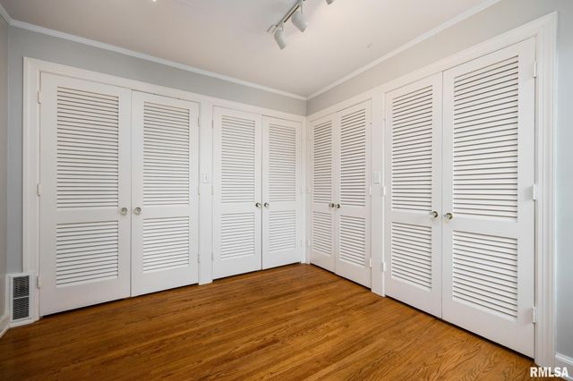 4407 N GRANDVIEW Drive, Peoria Heights, IL 61616