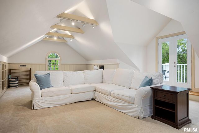 4407 N GRANDVIEW Drive, Peoria Heights, IL 61616