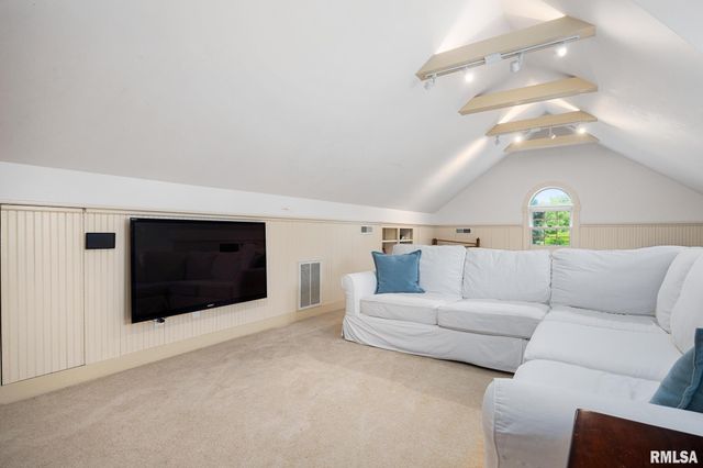 4407 N GRANDVIEW Drive, Peoria Heights, IL 61616