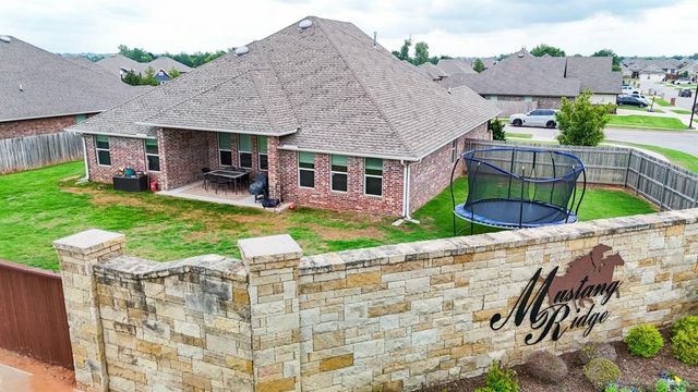 12013 SW 45th Terrace, Mustang, OK 73064