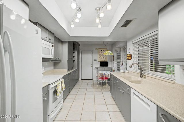 9083 E WINCHCOMB Drive, Scottsdale, AZ 85260