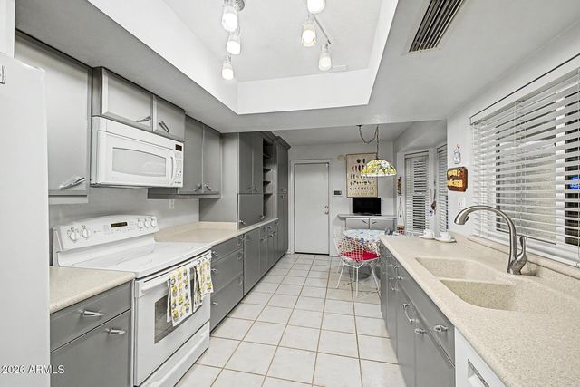 9083 E WINCHCOMB Drive, Scottsdale, AZ 85260