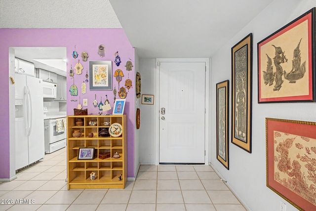 9083 E WINCHCOMB Drive, Scottsdale, AZ 85260