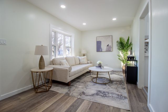 9821 Natoma Avenue, Oak Lawn, IL 60453