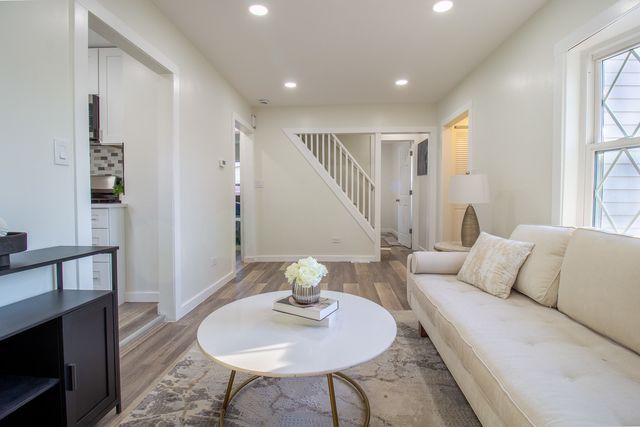 9821 Natoma Avenue, Oak Lawn, IL 60453