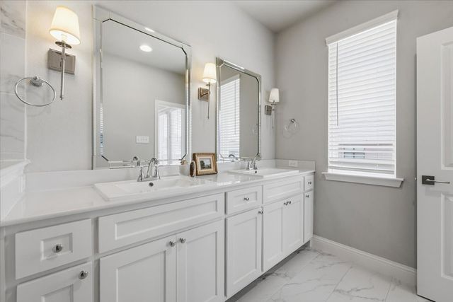 6346 Oakbend Circle 6346, Fort Worth, TX 76132