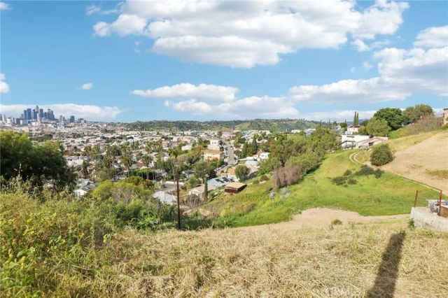 2701 N Thomas, Los Angeles, CA 90031