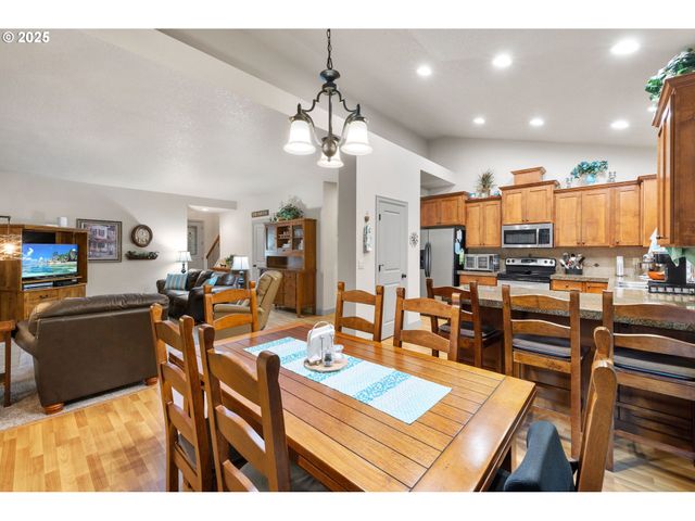 2506 Ne 170TH Ct, Vancouver, WA 98684