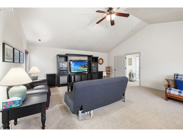 2506 Ne 170TH Ct, Vancouver, WA 98684