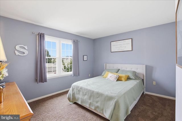 1829 KRYSTLE DR, Lancaster, PA 17602