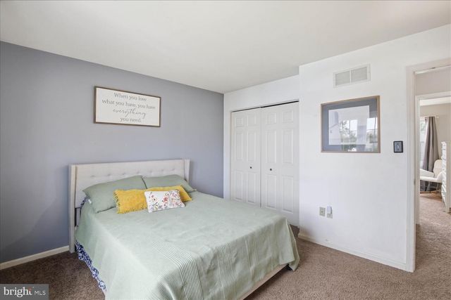 1829 KRYSTLE DR, Lancaster, PA 17602