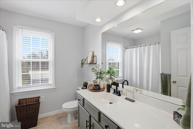 1829 KRYSTLE DR, Lancaster, PA 17602