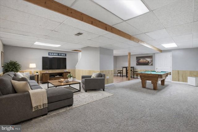 1829 KRYSTLE DR, Lancaster, PA 17602