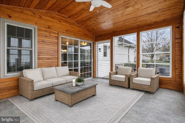 1829 KRYSTLE DR, Lancaster, PA 17602