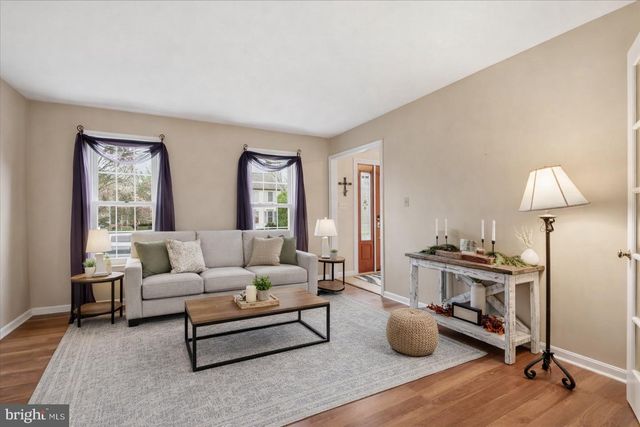 1829 KRYSTLE DR, Lancaster, PA 17602