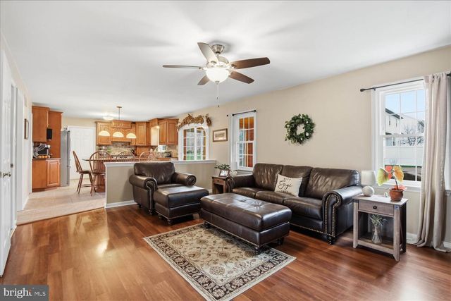 1829 KRYSTLE DR, Lancaster, PA 17602