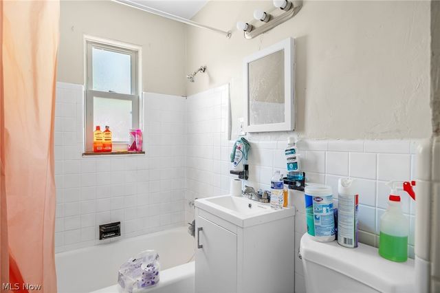 414 E 222nd Street, Euclid, OH 44123