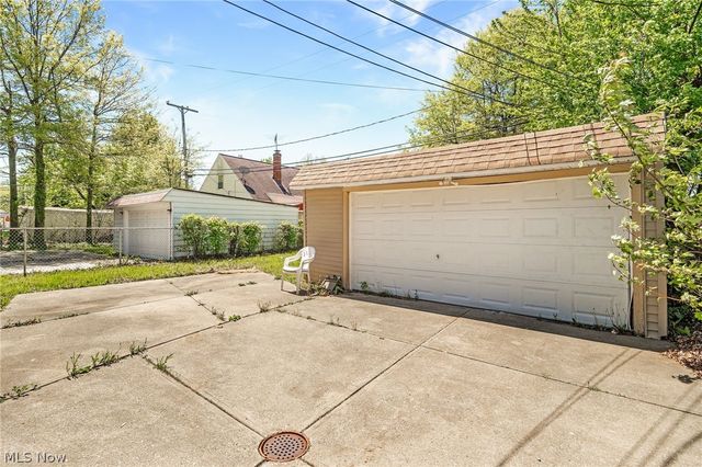 414 E 222nd Street, Euclid, OH 44123