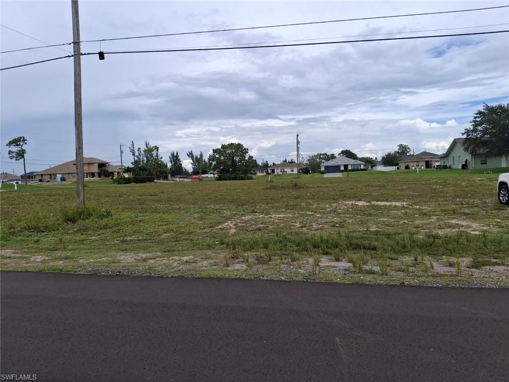 2127 NE 34th TER, Cape Coral, FL 33909